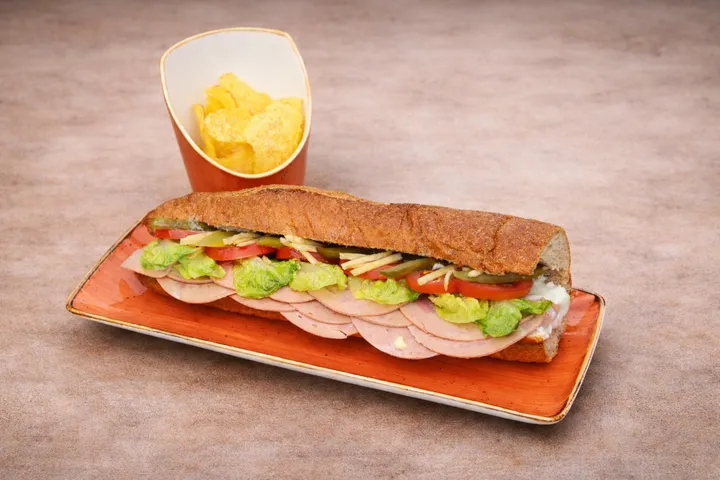 Filled baguette roll with chips